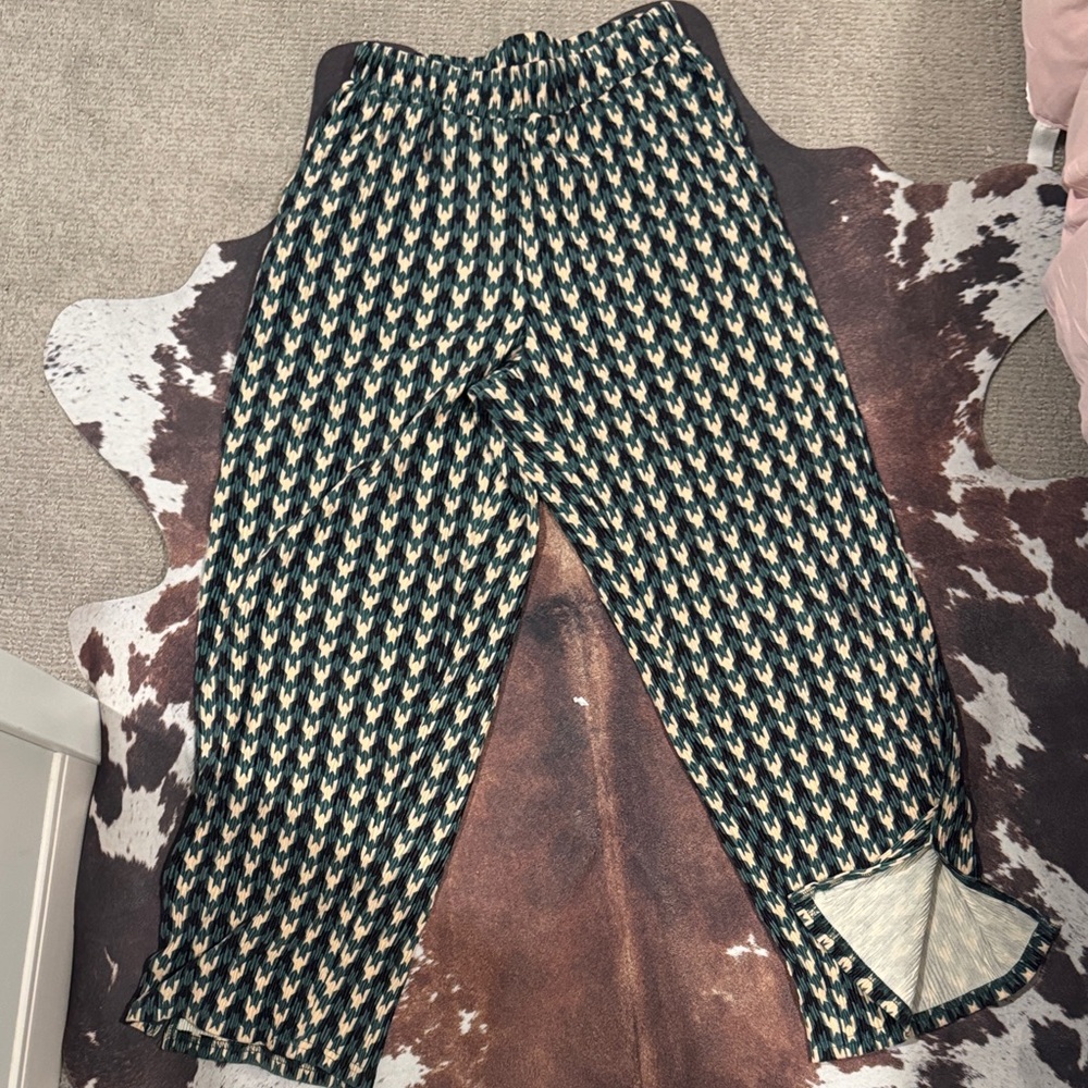 SHEIN women’s geometric velvety patterned pants